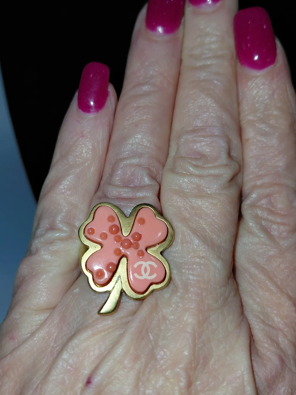 VTG CHANEL Coral Pink Enamel Resin Four-Leaf Clover Ring Gold-Plated Sz 6.25-6.5